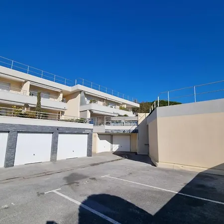 Appartement With Pool Magnificent Sea View 80m To *