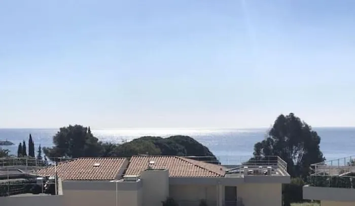 Appartement With Pool Magnificent Sea View 80m To *