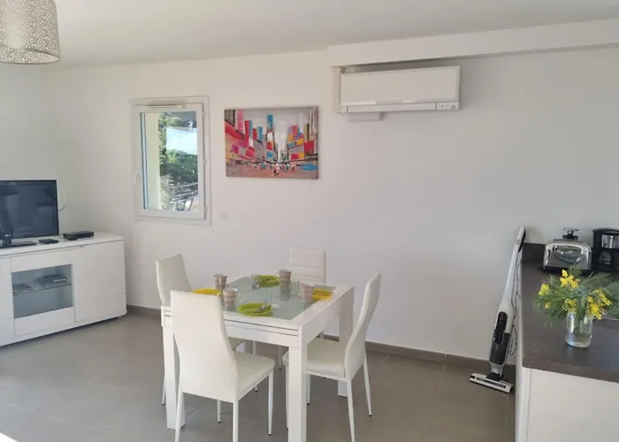 Apartment With Pool Magnificent Sea View 80m To