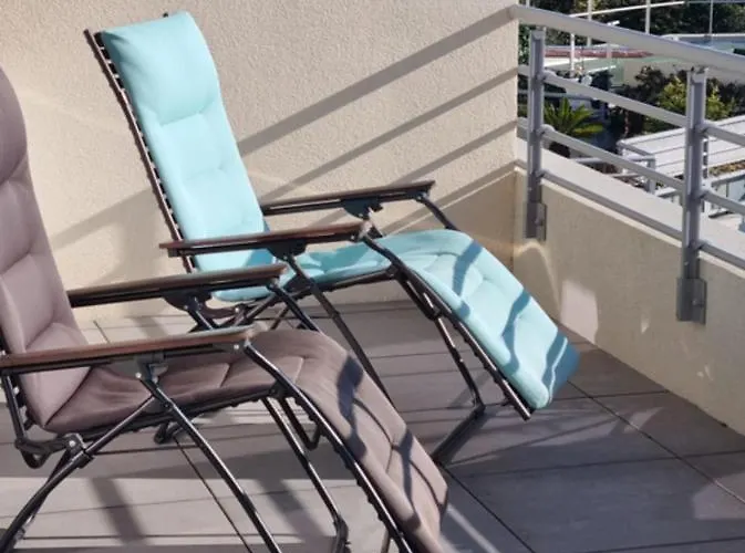 With Pool Magnificent Sea View 80m To Appartement